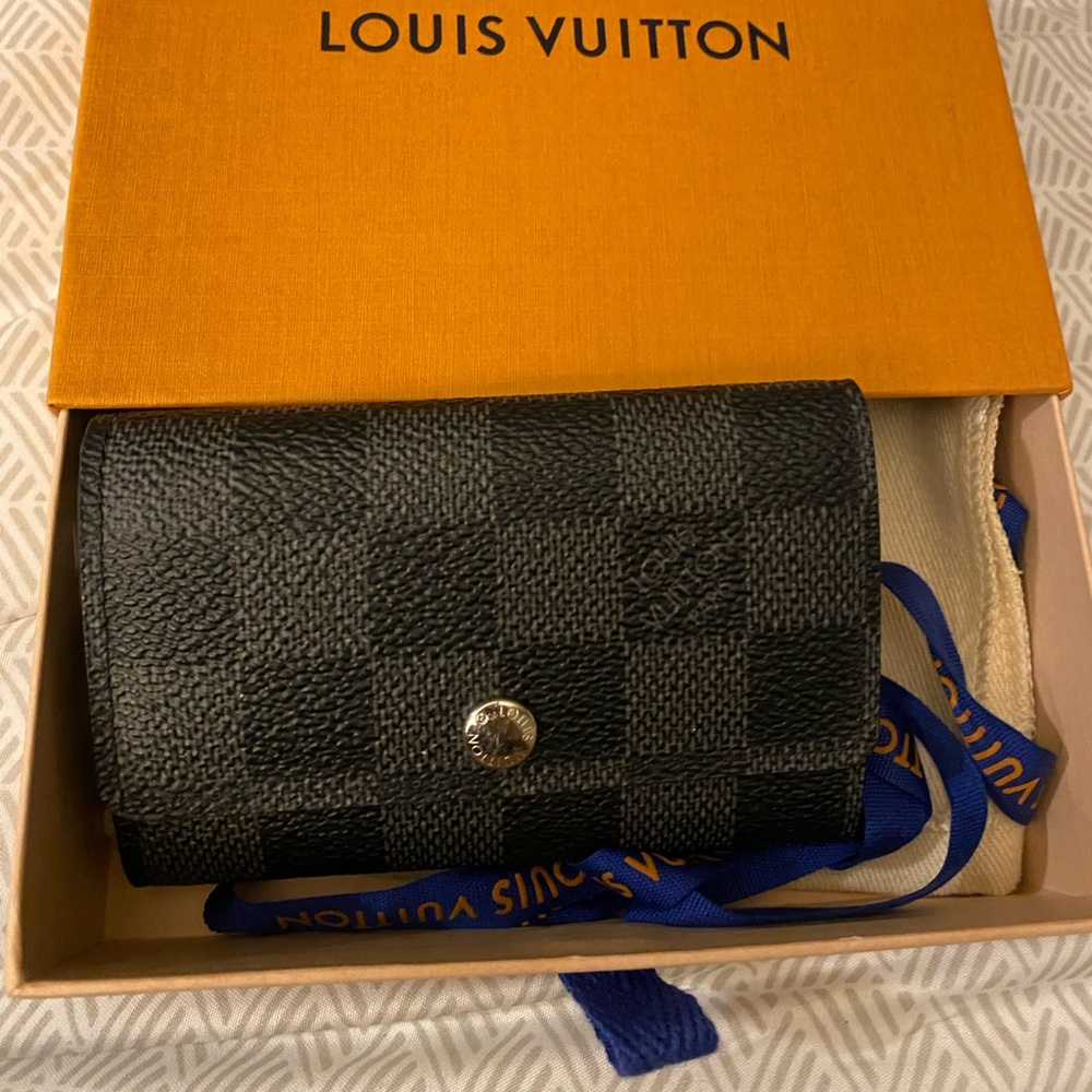 Louis Vuitton 6 key holder